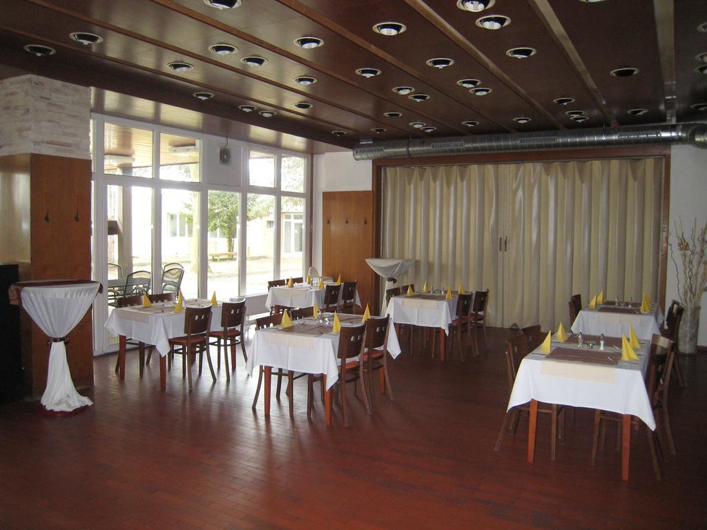 Hotel Fontana Брно Екстер'єр фото