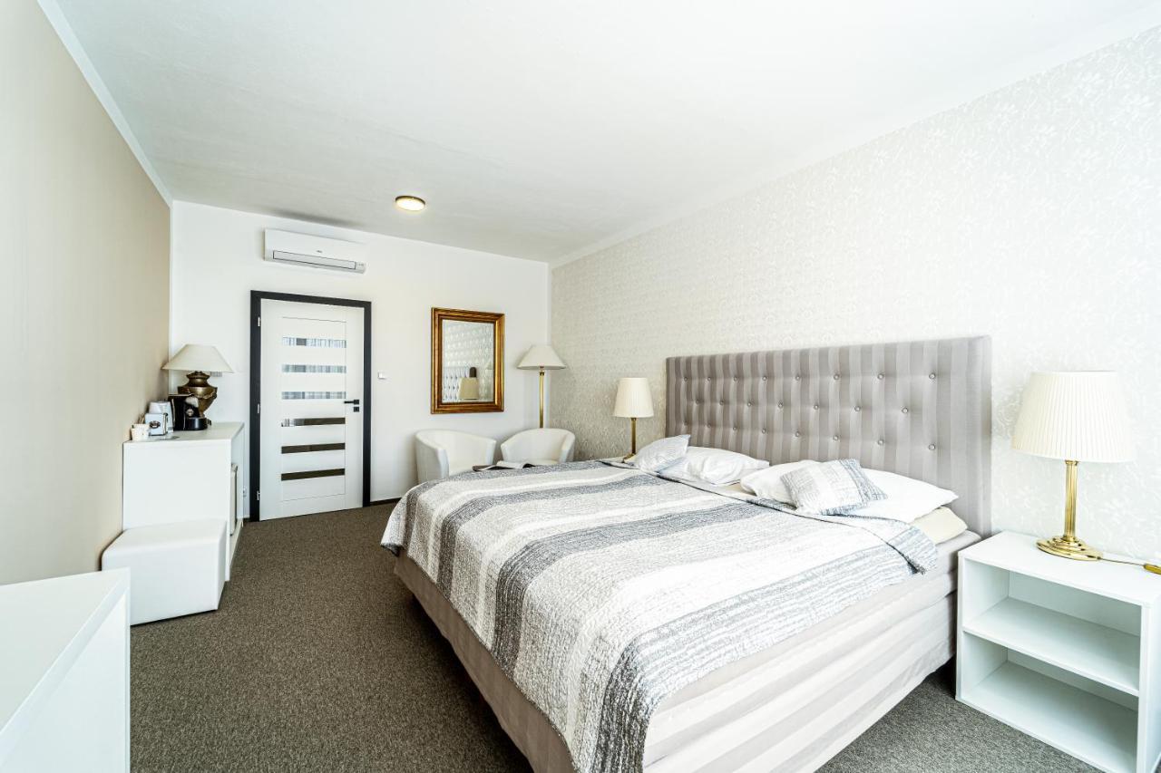 Hotel Fontana Брно Екстер'єр фото